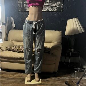 Relaxed Light Blue Boyfriend Jeans with Drawstring Waist